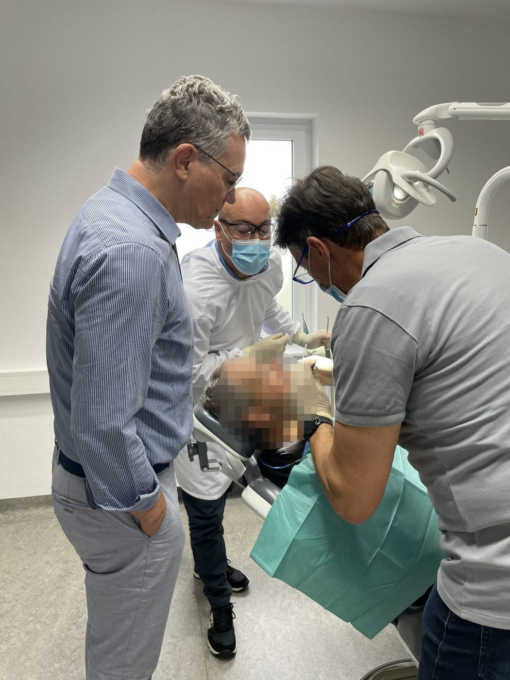 Live-OP am Behandlungsstuhl